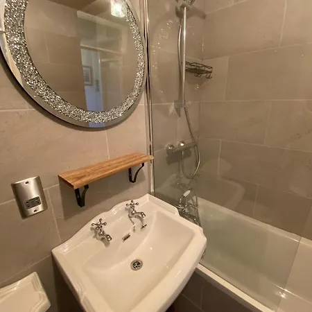 아파트 Sandyviews