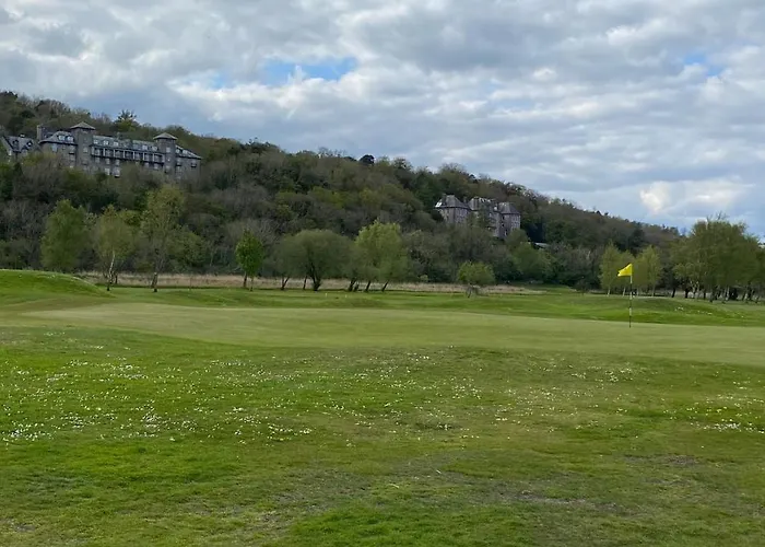 Sandyviews * Grange-over-Sands